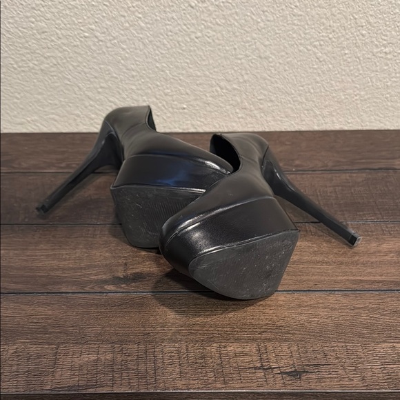 Black Women's Heels - Picture 4 of 4